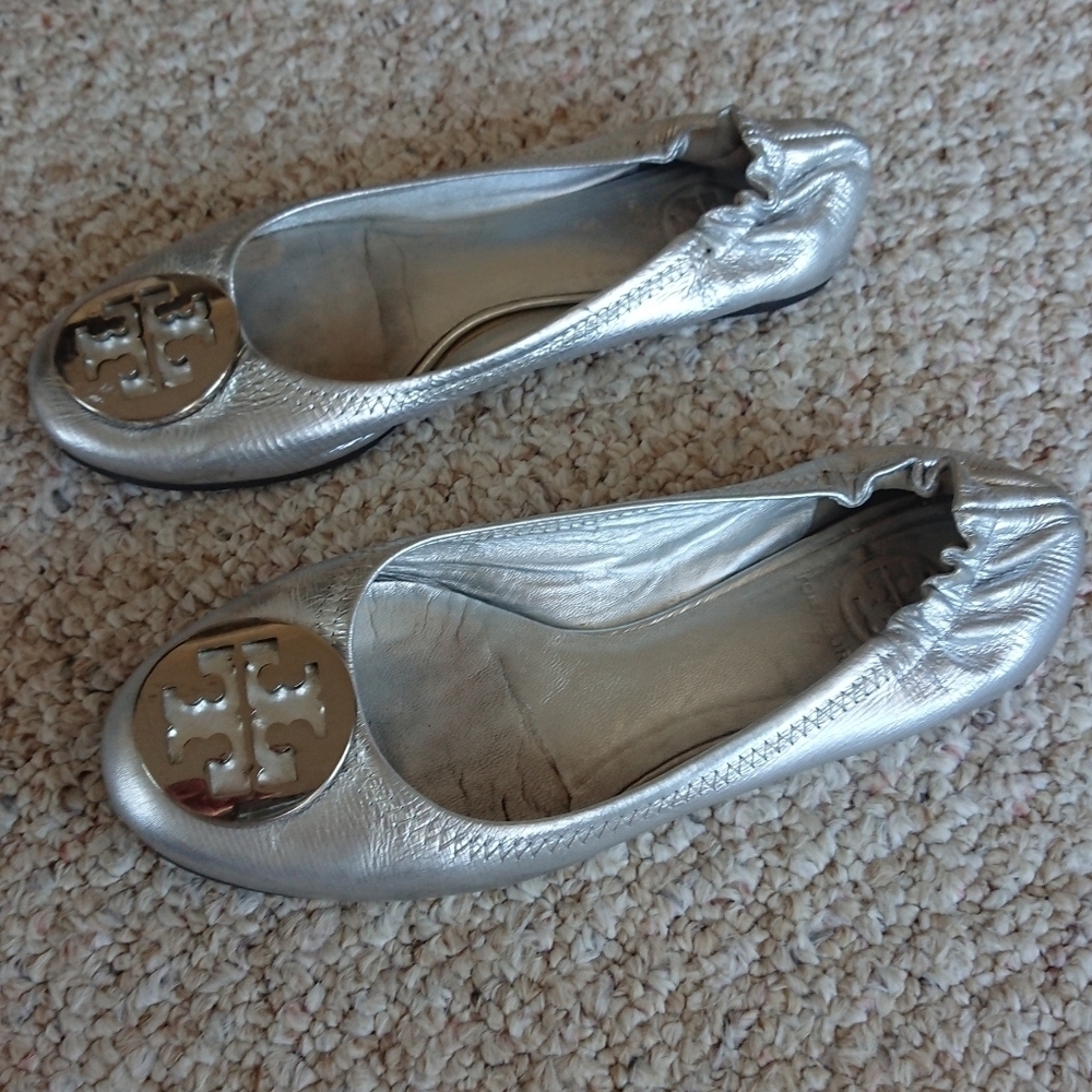 Tory Burch Minnie Travel Leather Ballet Flat size 6 in silver